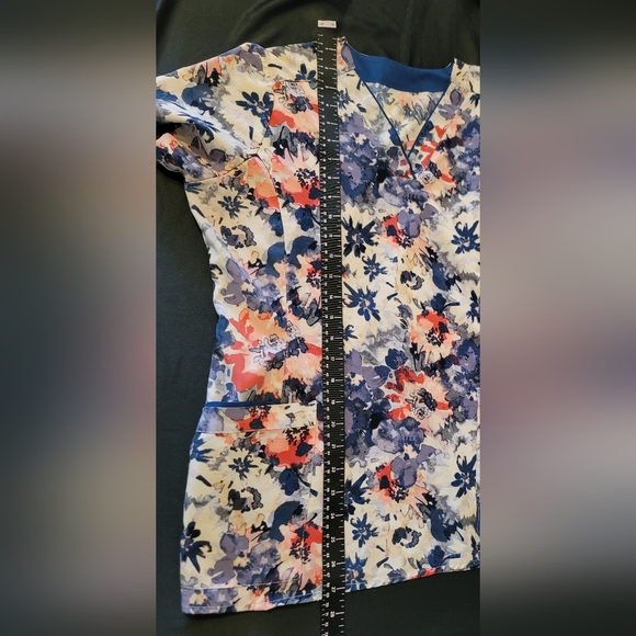 Scrubs - Uniforms - Picture 16 of 16